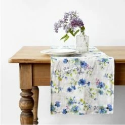 Linen Tales Tableware Linen Table Runner | White Flowers